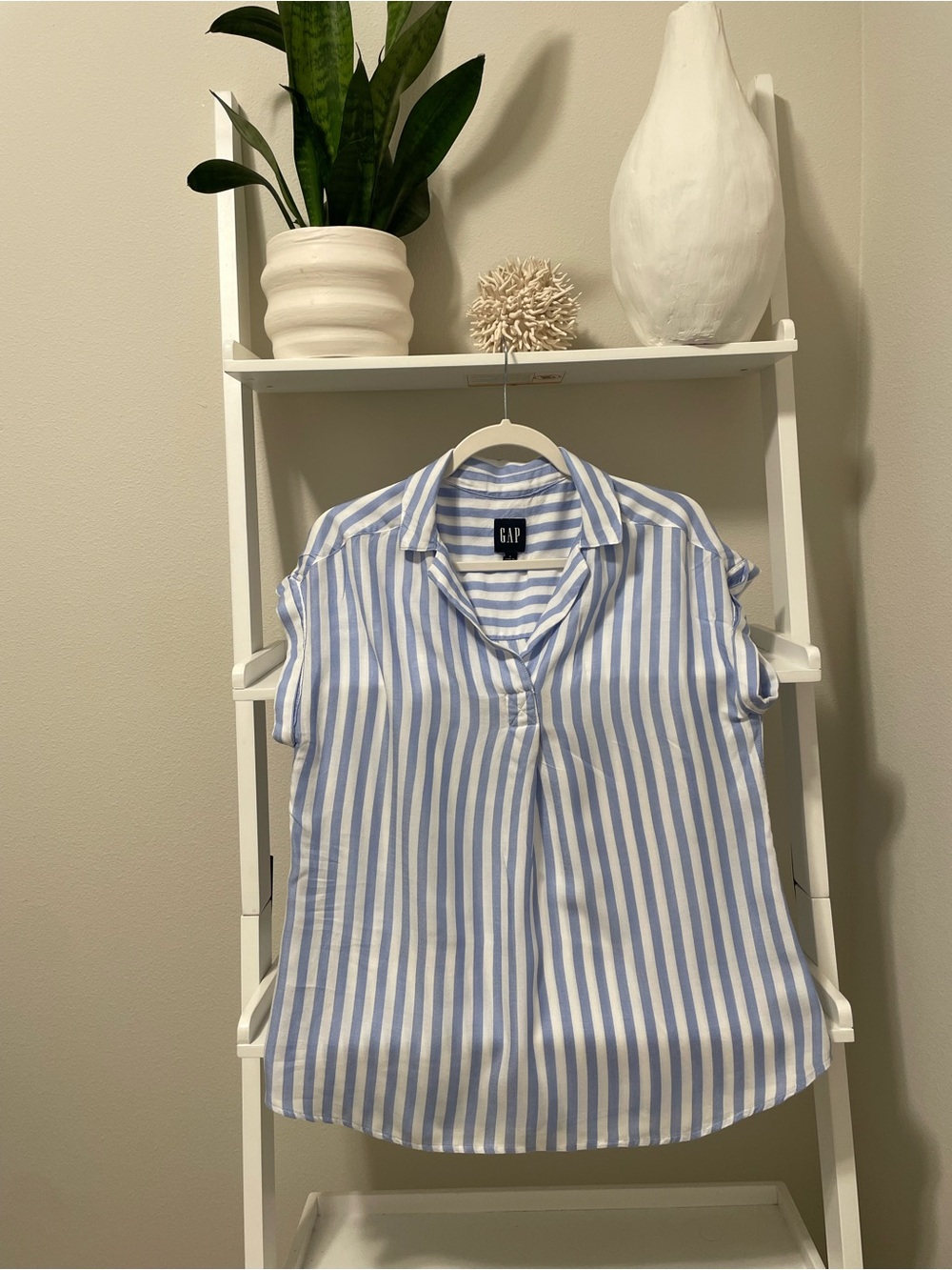 GAP Blue & White Vertical Stripe Short Sleeve Shirt